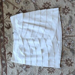 BCBG white tiered layered mini skirt 6 feminine summer